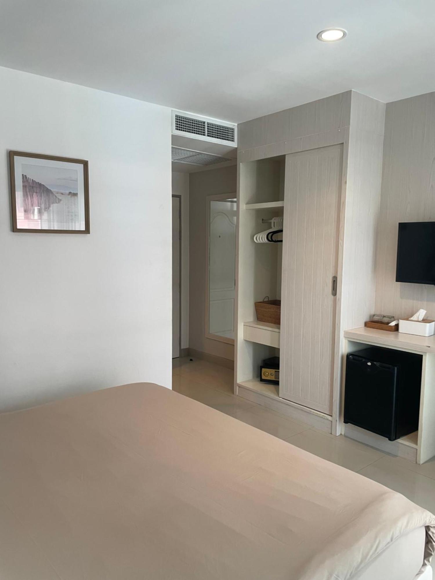 The Room Sansabai Patong Экстерьер фото